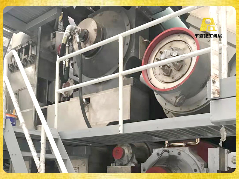 印尼三寶壟5700/650箱板紙機(jī)